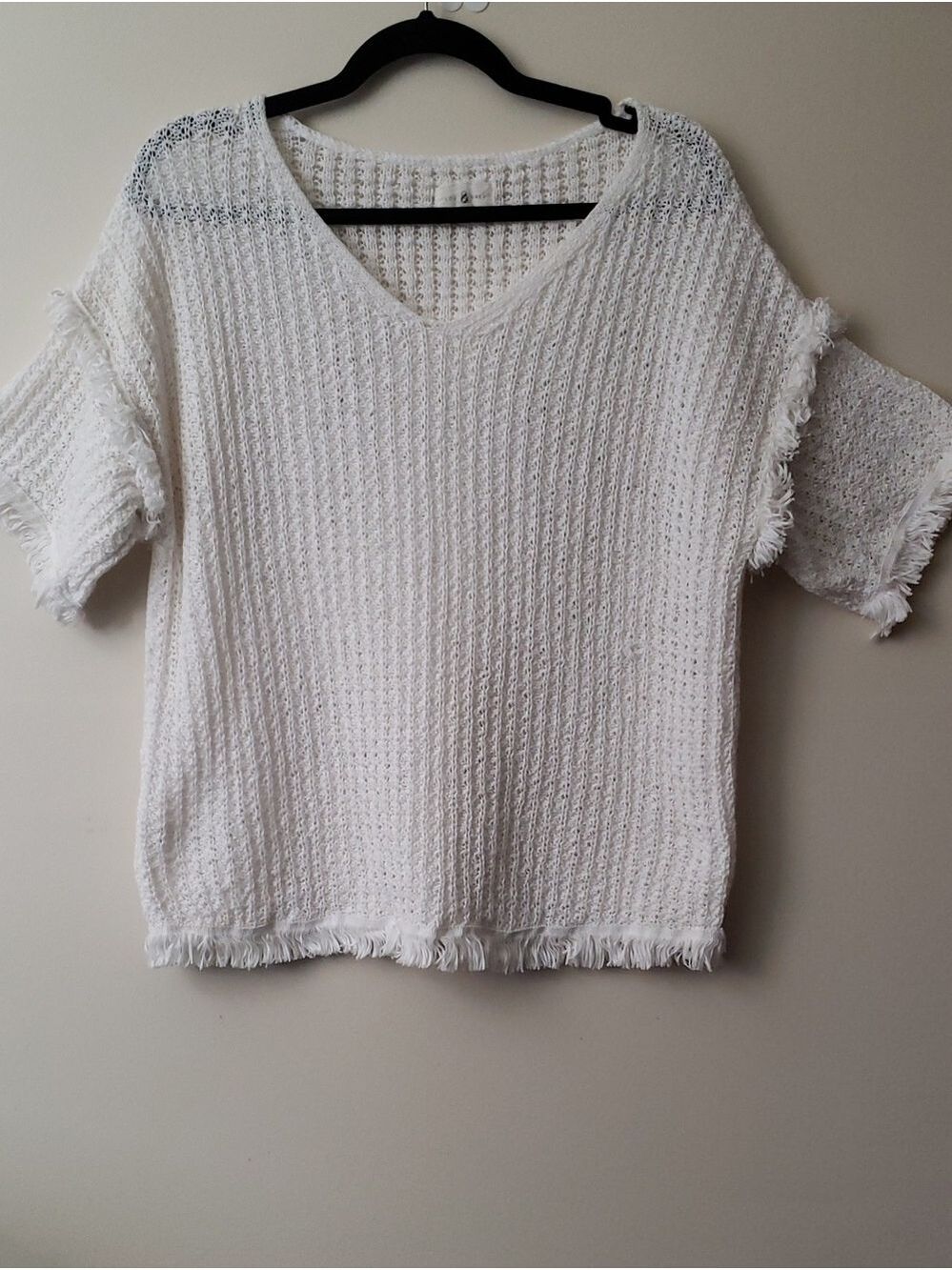 Lou & Grey White V-Neck Textured Fringe Sweater
